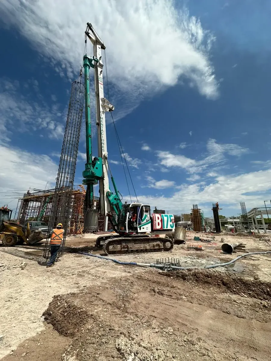 Ampliación de vidriera Vichisa para Heineken en Chihuahua
