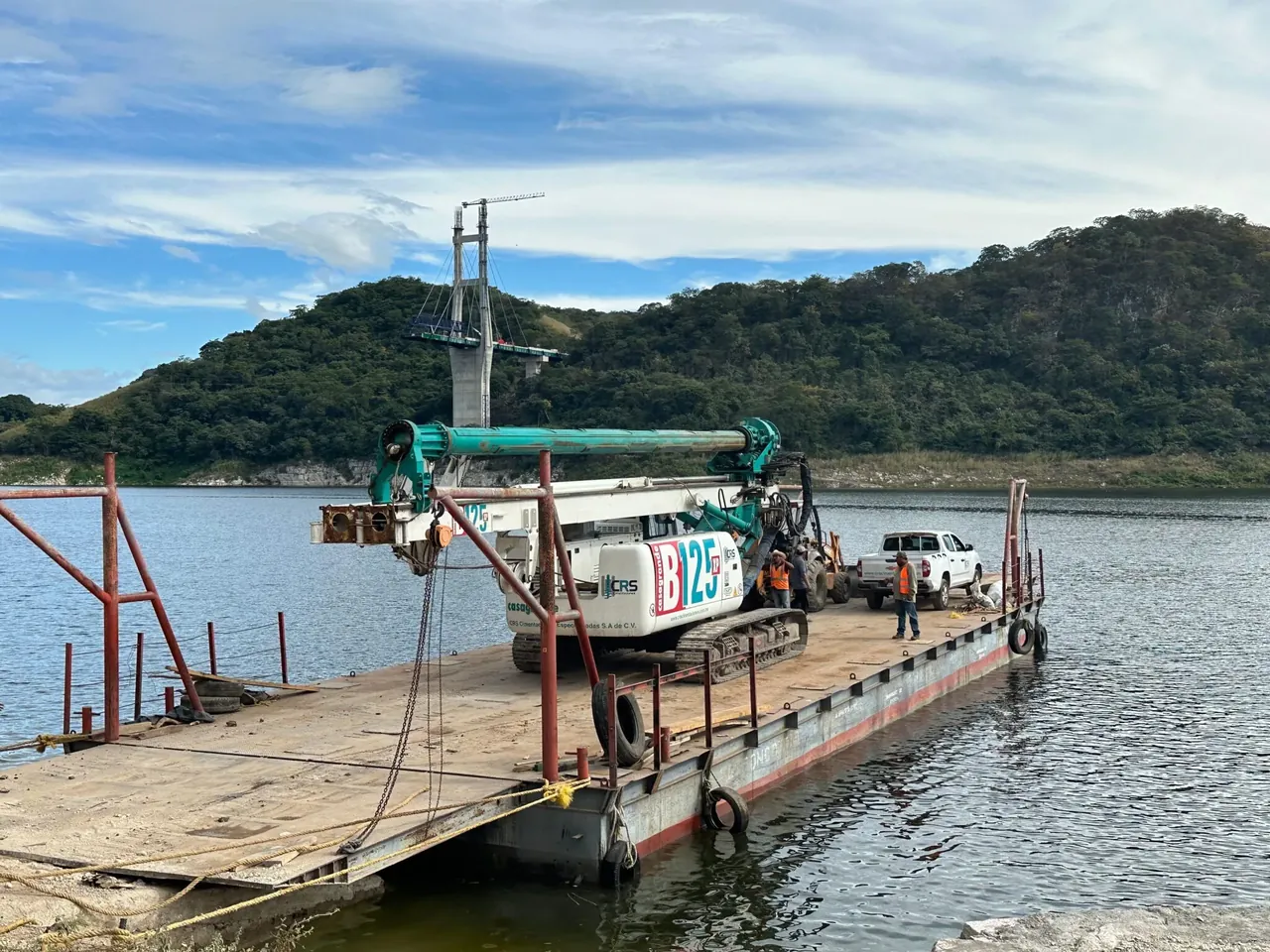 Piloteadora CRS en Puente Rizo de Oro, Chiapas